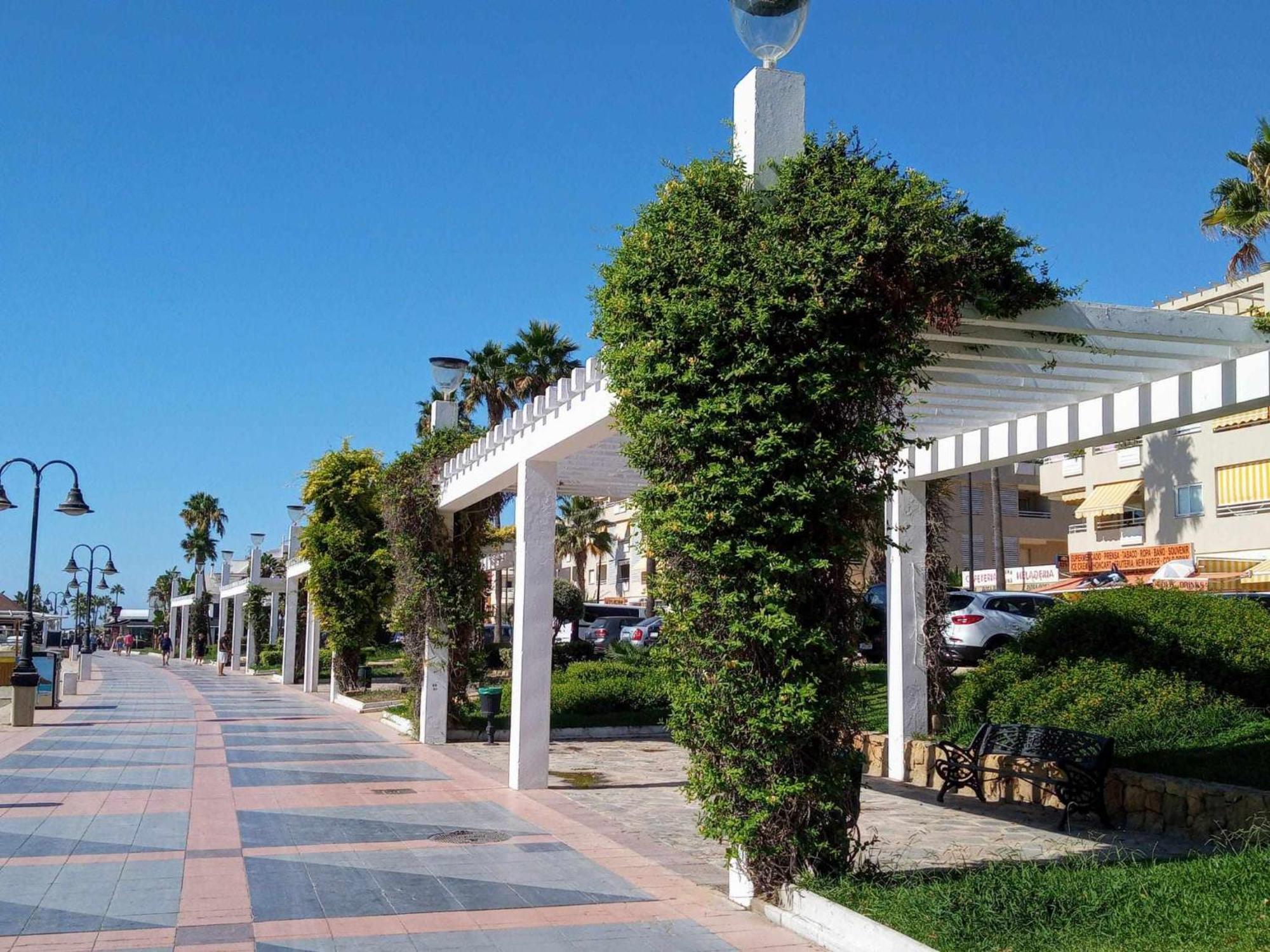 Apartamento La Carihuela A 2 Minutos De La Playa Torremolinos Luaran gambar